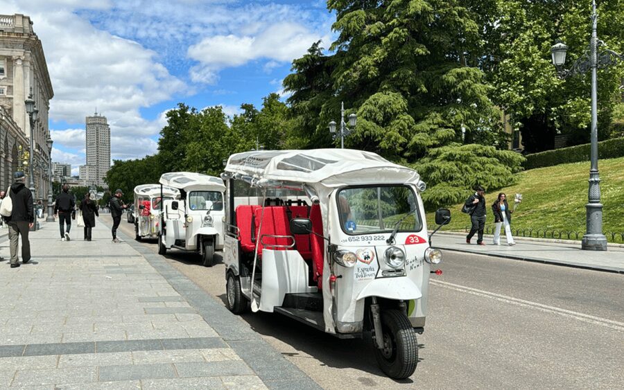 Tuk Tuk Tour with Wine Test in Madrid - Weather, comfort, and accessibility