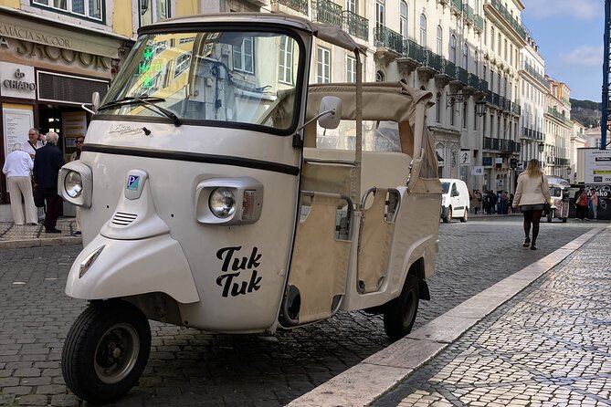 Tuktuk adventure through Lisbon - Estrela and the Gloria funicular round out the route