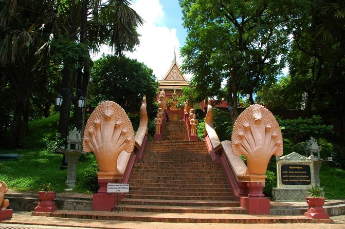 Ultimate Phnom Penh Food Tour by Tuk Tuk: 20 Tastings and Drinks - What makes this Phnom Penh food tour worth your evening