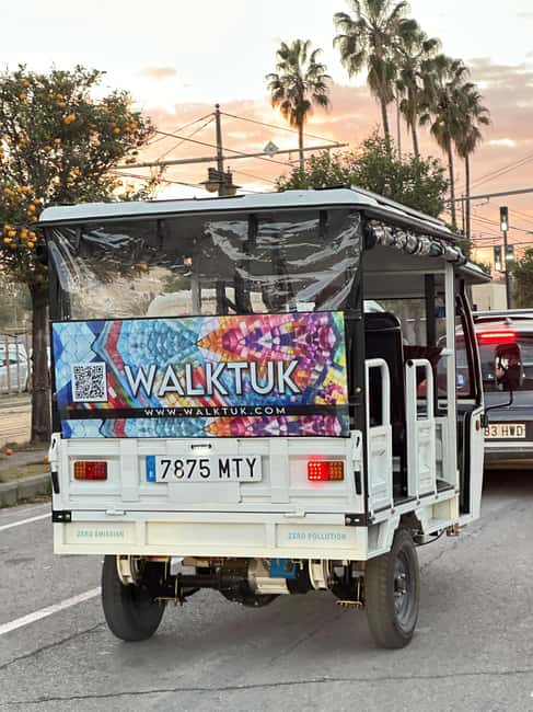 Valencia: 1-hour Historical Tour in a Tuk Tuk - Key points at a glance