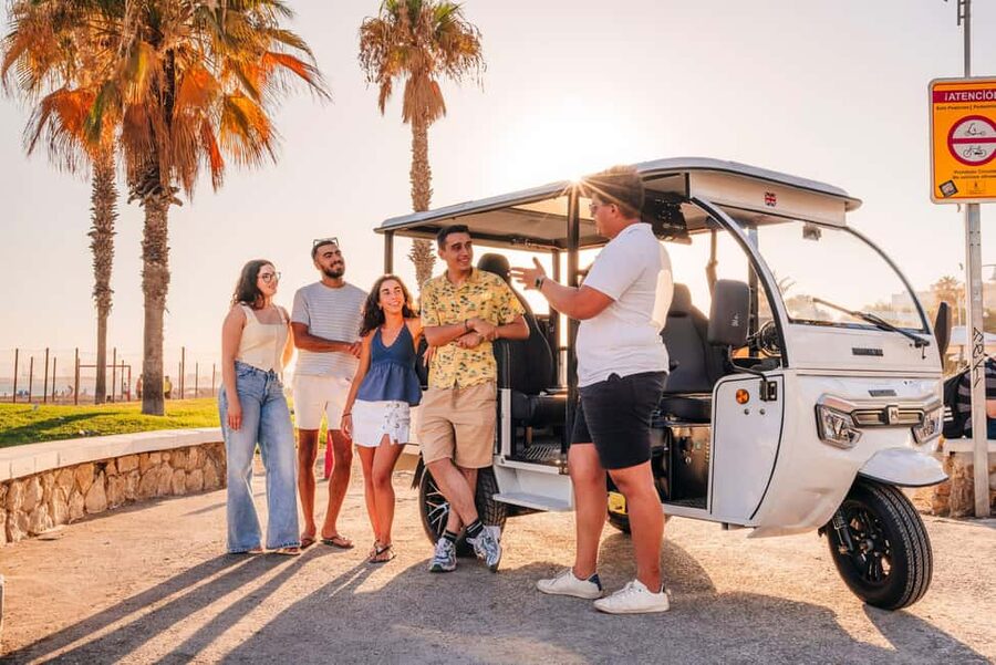 Valencia: 1-hour Private Tuk Tuk Tour - Colón Market and a final urban stop