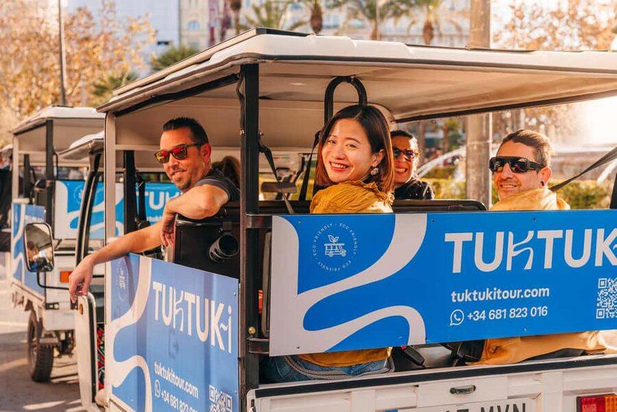 Valencia: 2-hour City Highlights Guided Tour by Tuk Tuk - Key points to know before you book