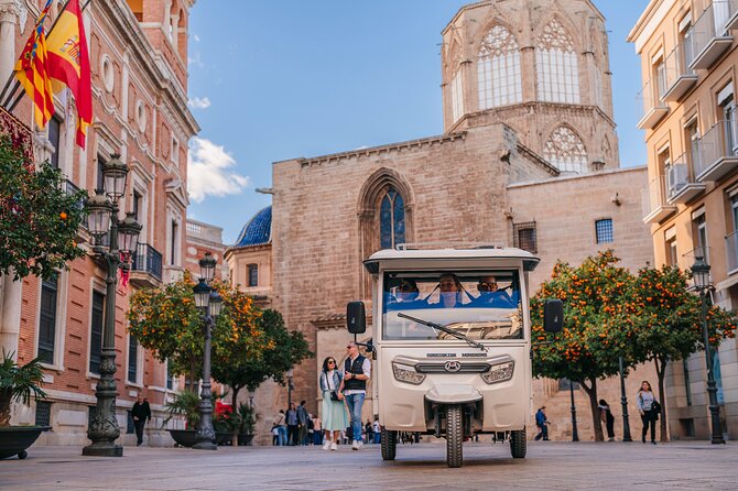 Valencia by Tuk Tuk i: Private tour 1 or 2 hours explore the city - The City of Arts and Sciences