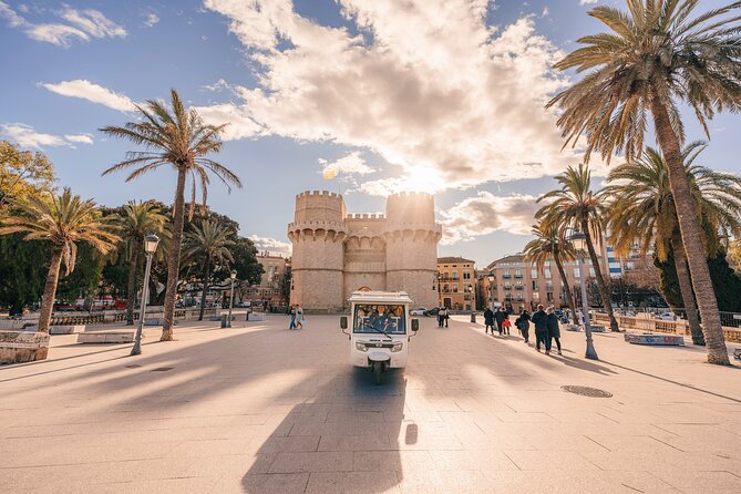 Valencia by Tuk Tuk i: Private tour 1 or 2 hours explore the city - What the private format adds