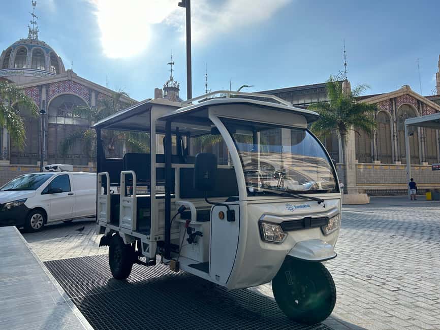 Valencia: Full 2-Hour Tuk Tuk Tour - Twenty minutes at the City of Arts and Sciences