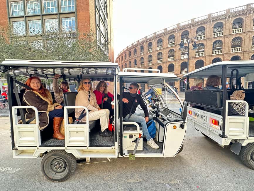 Valencia: Full 2-Hour Tuk Tuk Tour - Finishing at the Torres de Quart