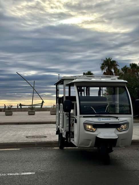Valencia: Full 2-Hour Tuk Tuk Tour - Starting beside the Torres de Serranos