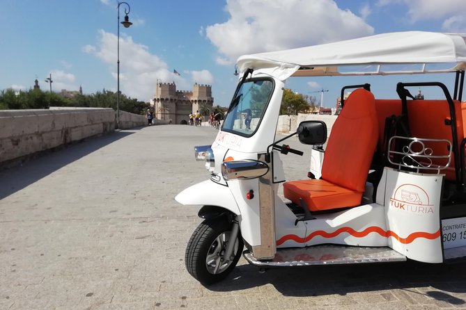 Valencia: Tuk Tuk Full City Tour - Bullring, North Train Station, and Colón Street
