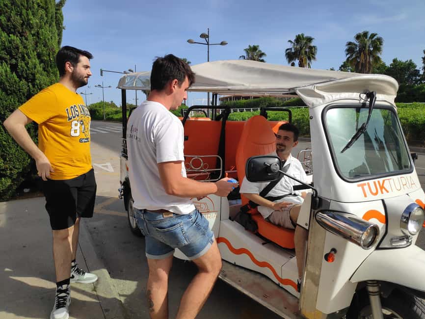 Valencia: Tuk Tuk Modern Tour - A Fast Introduction to Valencia’s Modern Face