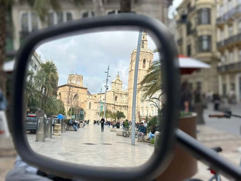 Valencia: Visit the Historic Center of Valencia by Tuk Tuk - A quick first look at Valencia’s old town