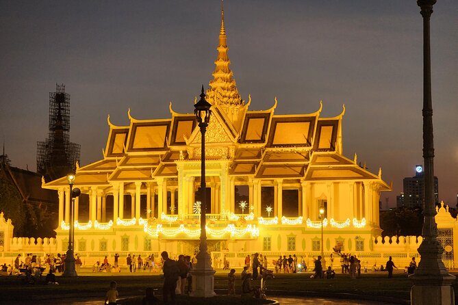 Visit 9 Places in 3 Hours by Private Tuk-Tuk - Wat Phnom begins the evening with the city’s origin story