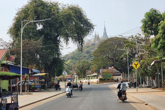 Visit Phnom Udong and Silk Island by Khmer Traditional Tuk-Tuk - A quieter hour at Vipassana Dhurak