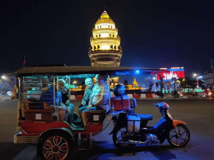 Visiting 9 Places in 3 hours Share Tour by Tuk-Tuk - The bronze King and Phnom Penh’s public monuments