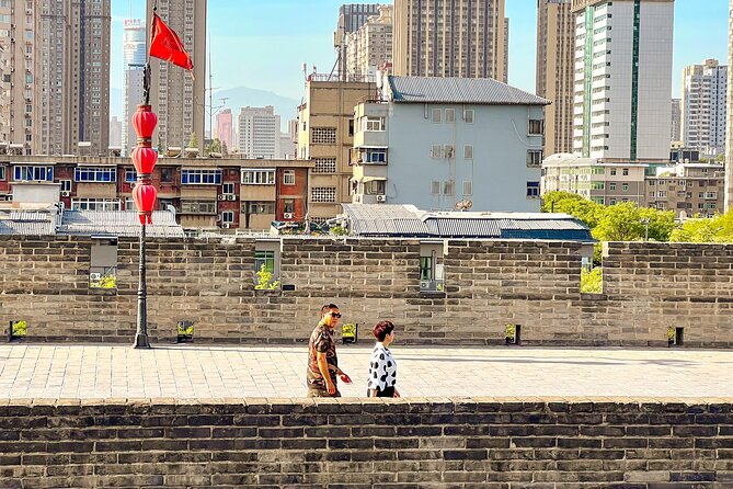 Xi’an Terracotta Warriors, City Wall and Tuktuk Food Tour - A countryside lunch with Shaanxi character